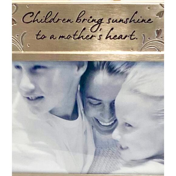 NIB Heart of Motherhood Sentimental Picture Frame - Picture 5 of 6